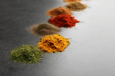 Yığın-in çeşitli baharatlar