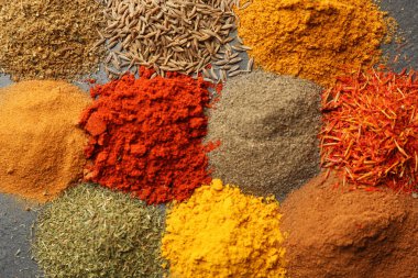 Yığın-in çeşitli baharatlar