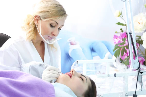 Specialist Making Permanent Makeup Cosmetology Salon — Stock Photo, Image