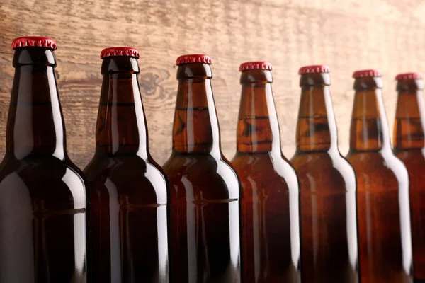 Garrafas de cerveja alcoólica — Fotografia de Stock