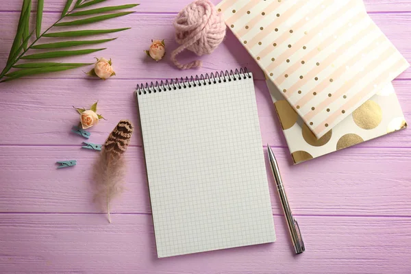 Blank notepad and accessories — Stock Photo, Image