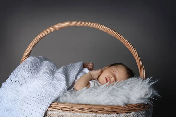 Uyuyan sevimli bebek — Stok fotoğraf