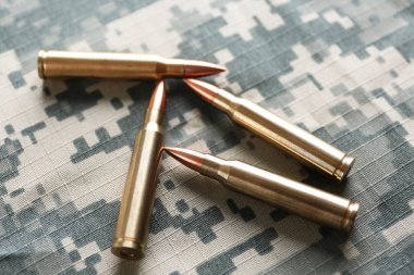 Kamuflaj arka plan üzerinde madde işaretleri