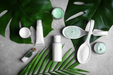 Natural cosmetics and leaves