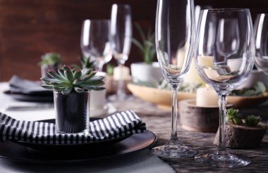 Succulents ile hizmet tablo