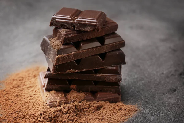 Chocolate with cocoa powder — Stock Photo, Image