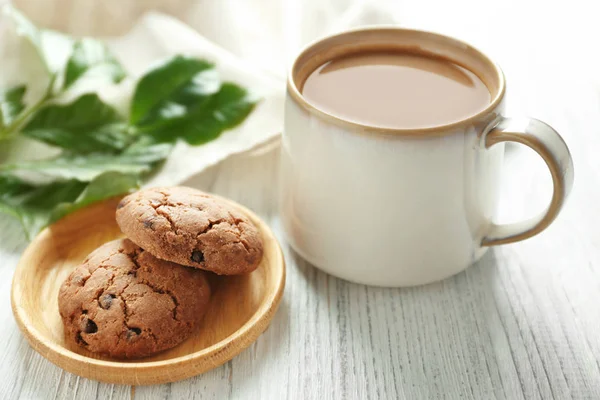 Biscotti fatti in casa e una tazza di caffè — Foto Stock