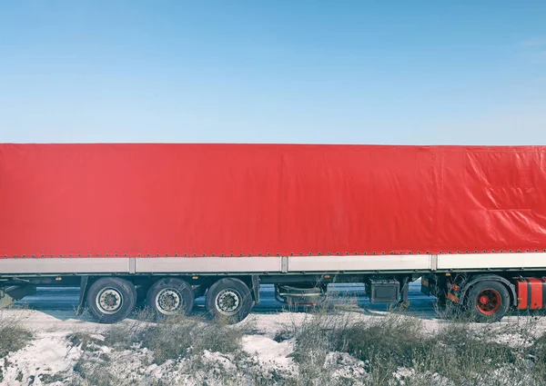 Ciężarówki naczepy nowoczesne — Zdjęcie stockowe