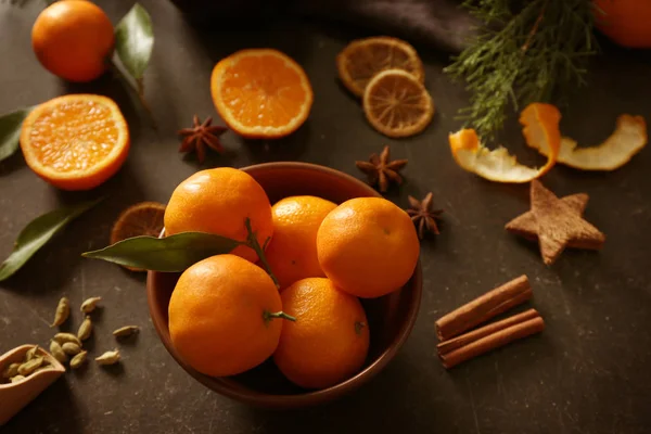 Composición de mandarinas en placa — Foto de Stock