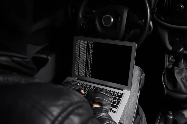 Tolvaj hacker autó biztonsági rendszer — Stock Fotó
