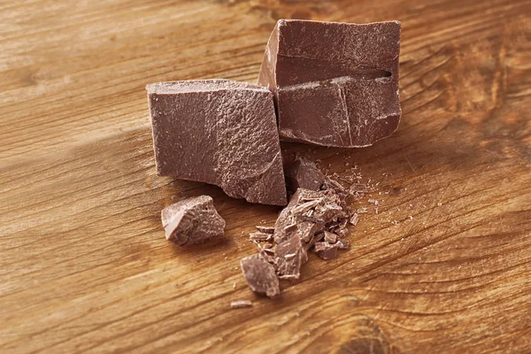 Broken chocolate pieces — Stock Photo, Image