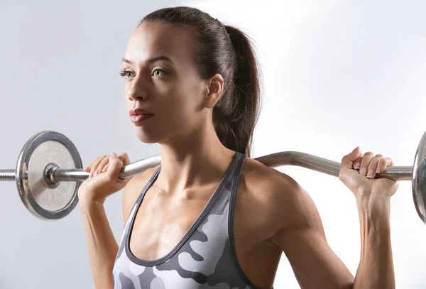 Mujer joven y deportiva — Foto de Stock