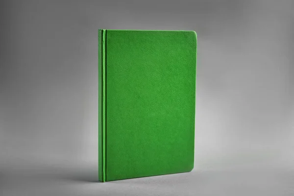 Cuaderno verde en blanco — Foto de Stock