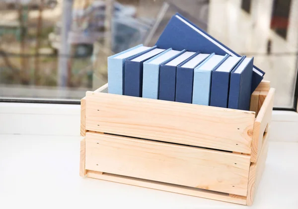 木製の箱の本 — ストック写真