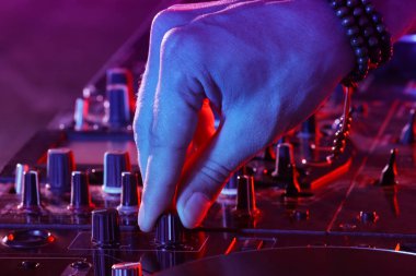 Dj mikser parça karıştırma