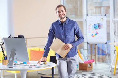 Modern tasarımcı çalışma 