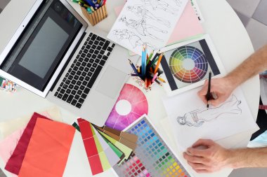 Moda Tasarımcısı çizim 