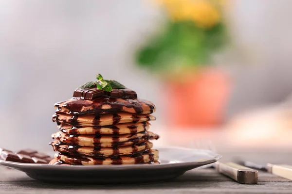 Plate with delicious pancakes — Stock Photo, Image