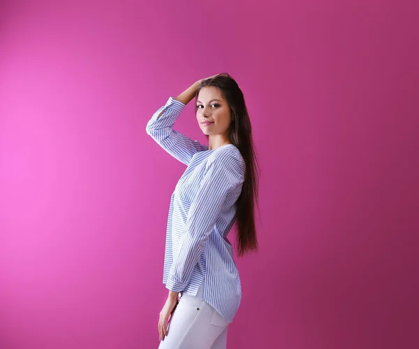 Mujer con estilo en rojo —  Fotos de Stock