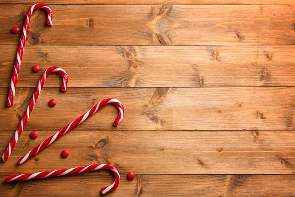 Caramelle di Natale sulla tavola — Foto Stock