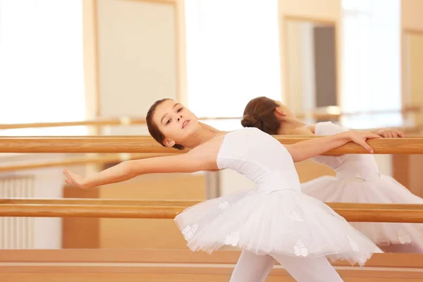 Mladé krásné baleríny — Stock fotografie