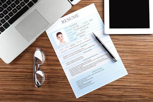 Resume on wooden table, top view — Stock Photo, Image