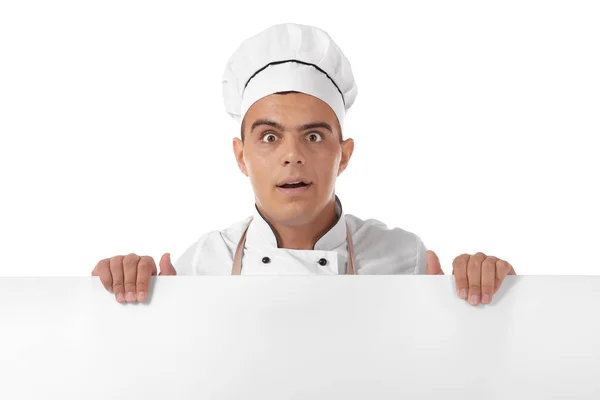 Jovem cozinheiro bonito cozinheiro isolado no branco — Fotografia de Stock