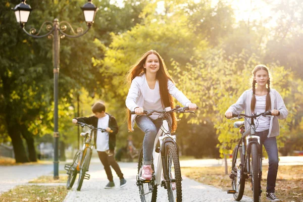 Girl riding bicycle — Stock Photo, Image