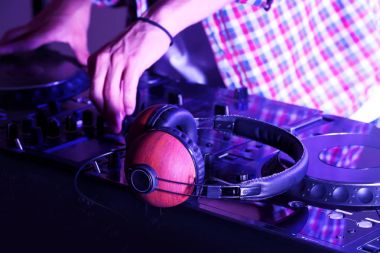 Dj mikser parça karıştırma