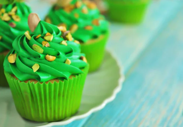 Green pistachio cupcakes