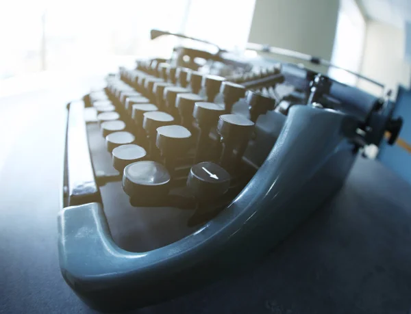 Old typewriter on table — Stock Photo, Image