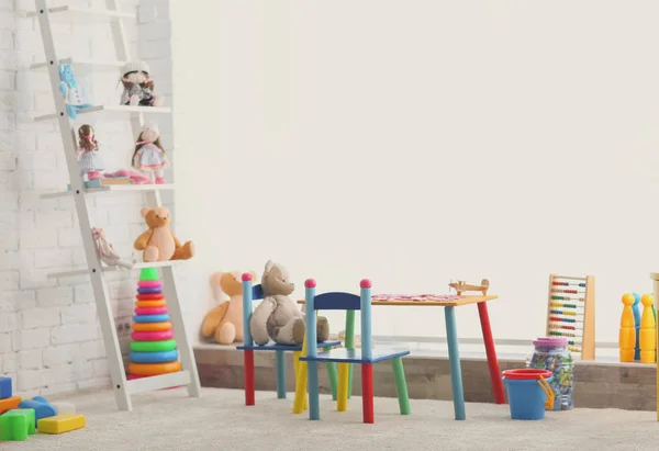Яскравий вигляд дитячої кімнати — стокове фото