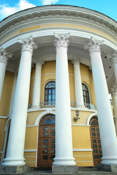 Diseño de edificio en estilo neoclásico — Foto de Stock