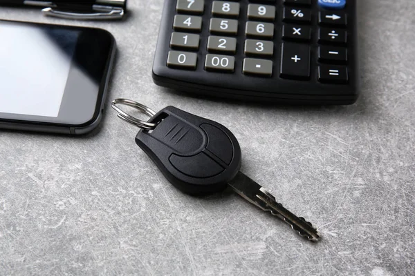 Accesorios hombre de negocios sobre mesa gris — Foto de Stock