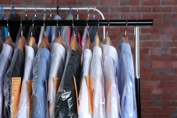 Bastidor de ropa limpia —  Fotos de Stock