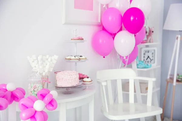 Születésnapi ünnepség szoba — Stock Fotó