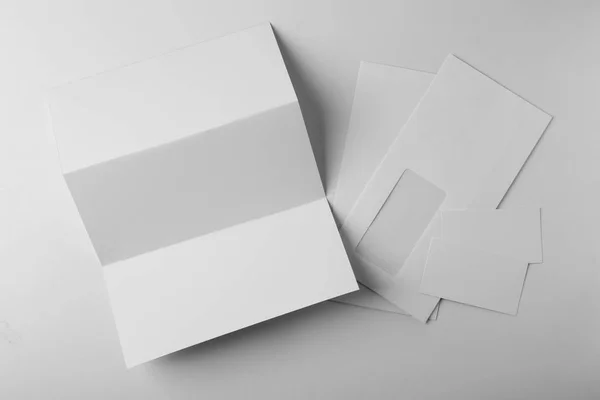 Conjunto de itens em branco para branding no fundo branco — Fotografia de Stock