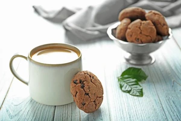 Biscotti fatti in casa e una tazza di caffè — Foto Stock