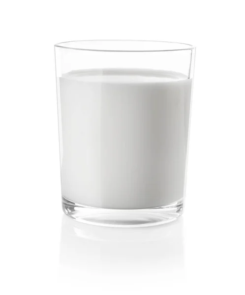 Plein verre de lait — Photo