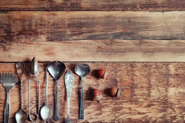 Masaya ayarla çatal bıçak takımı