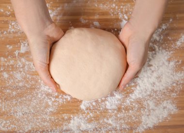 Kadın para kazanıyor.