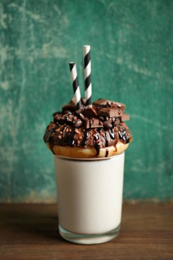 Milkshake, çörek ve tatlılar cam 