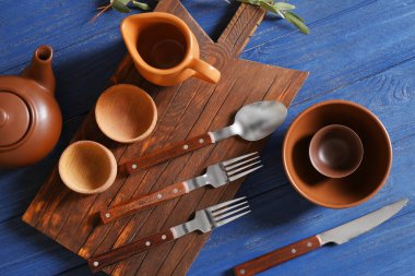 Dishware ve kesme tahtası seti