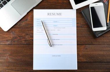 Ahşap masa, üstten görünüm devam