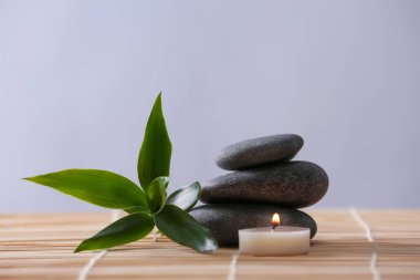 Spa taş yaprakları ile 