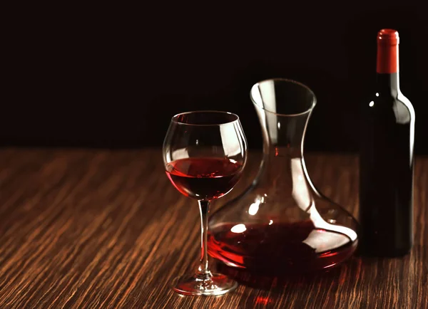 Červené víno ve skle — Stock fotografie