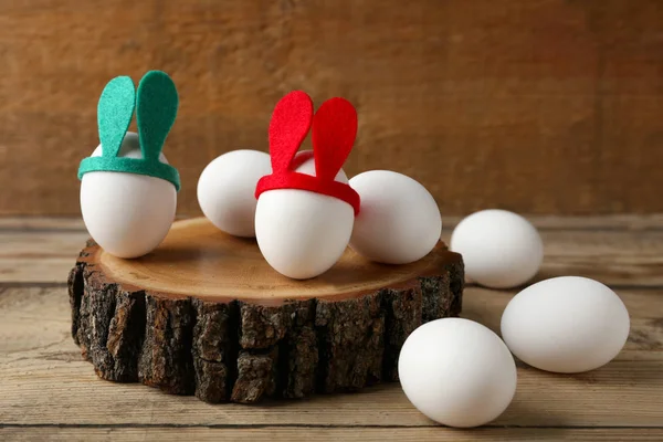 Ostereier mit lustigem Dekor — Stockfoto
