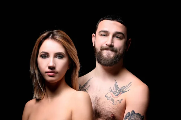 Tetovált szerelmespár portréja — Stock Fotó
