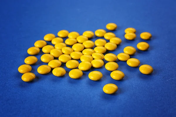 Tasty yellow candies — Stock Photo, Image