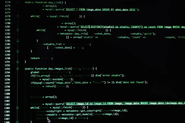 Monitör üzerinde komut dosyası kodu